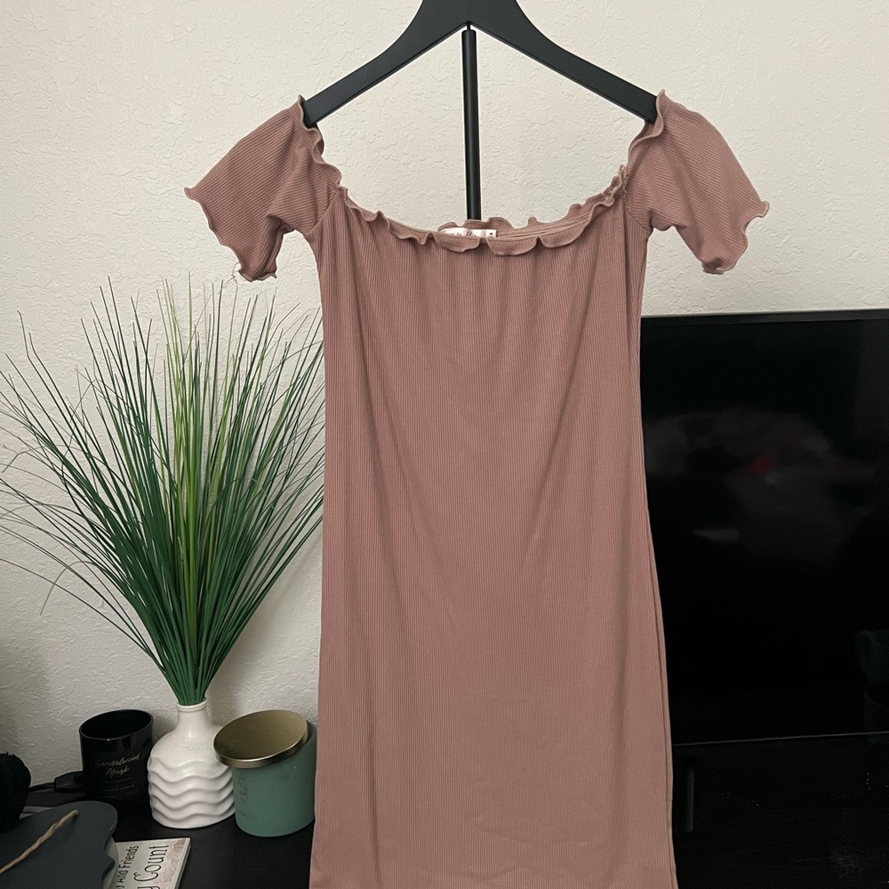 Off-Shoulder Ruffle Dress